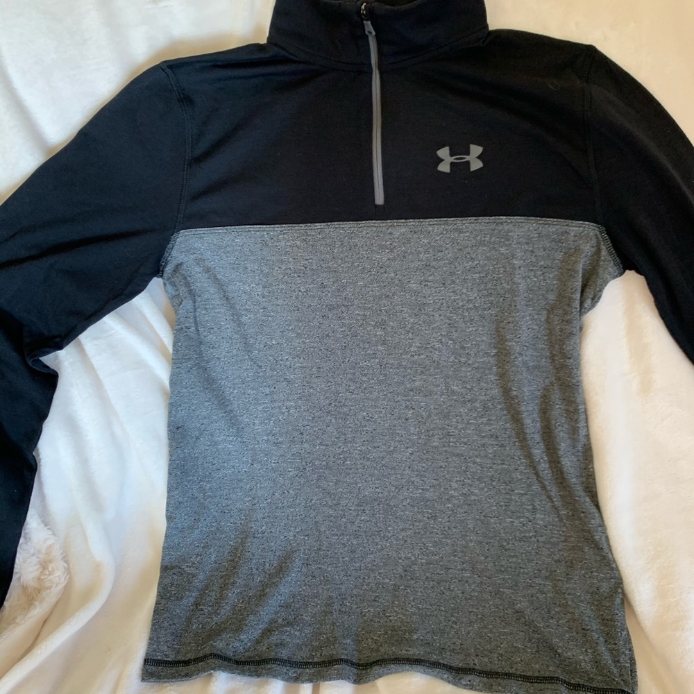 XL youth under armour sweatshirt
